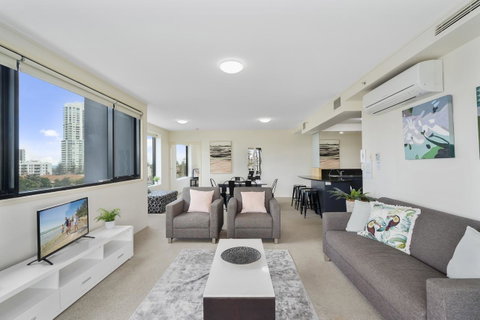 Broadbeach On The Park, 3 Bed Ocean - We Accommodate - Accommodation Newcastle 5
