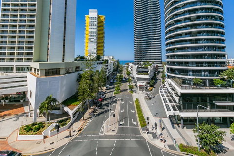 Broadbeach On The Park, 3 Bed Ocean - We Accommodate - Accommodation Newcastle 17