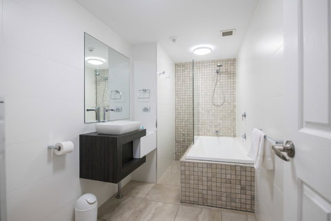 La Grande Apartments - Accommodation Newcastle 2