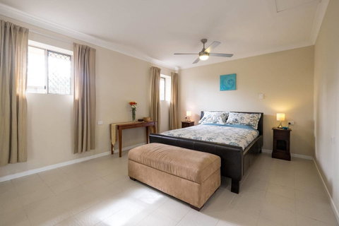 The Villa At The Bay - Accommodation Newcastle 2