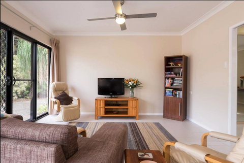 The Villa At The Bay - Accommodation Newcastle 8