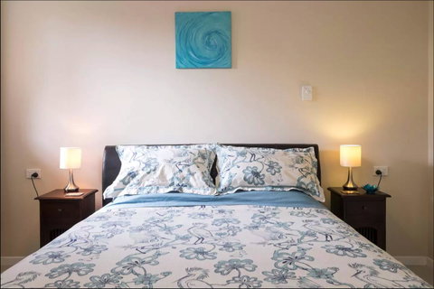 The Villa At The Bay - Accommodation Newcastle 6