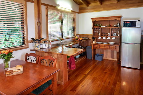 Sharlynn By The River - Accommodation Newcastle 7