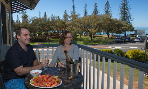 Pale Pacific Holiday Units - Accommodation Newcastle 2