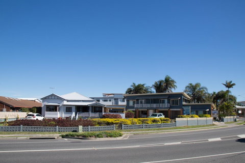 Pale Pacific Holiday Units - Accommodation Newcastle 0