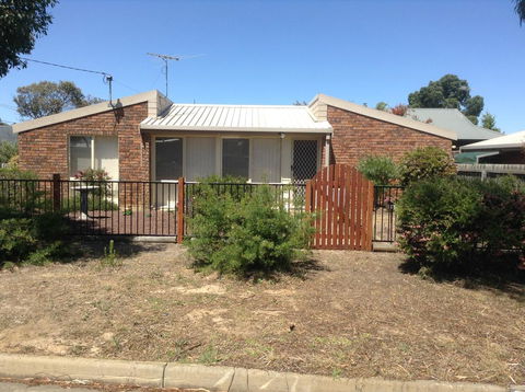 Wattle Hill Cottage - Accommodation Newcastle 0