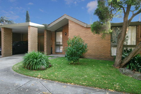 Wattle Holiday Rental - Accommodation Newcastle 0
