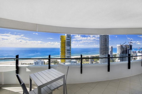 Wave Apartments Broadbeach - Accommodation Newcastle 3