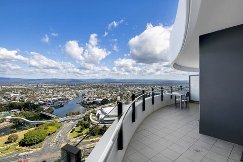 Wave Apartments Broadbeach - Accommodation Newcastle 2
