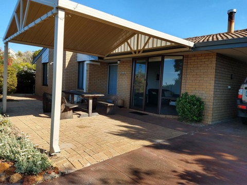 Wave Walk - Accommodation Newcastle 3