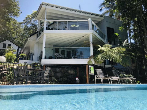 Waves And White Horses Seaview Retreat (adults Only) - Accommodation Newcastle 1