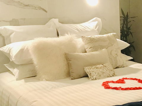 Waves And White Horses Seaview Retreat (adults Only) - Accommodation Newcastle 3
