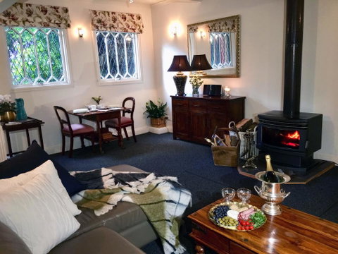 Wild Orchid Olinda - Accommodation Newcastle 2