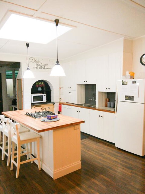 Wildflower Cottage - Accommodation Newcastle 3