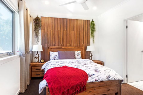 Woody Lifestyle One Bedroom Apartment - Accommodation Newcastle 3