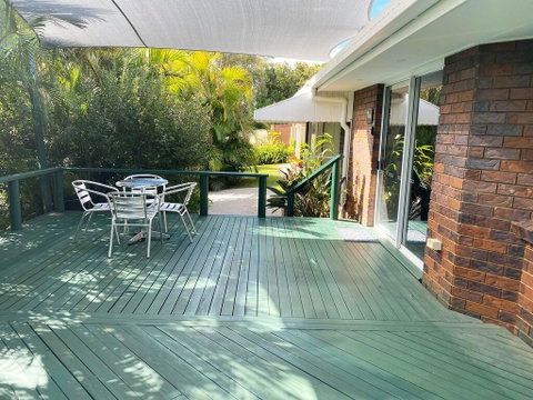 Woorim Secluded Palms Villa - Accommodation Newcastle 0