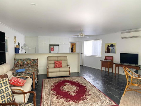 Woorim Secluded Palms Villa - Accommodation Newcastle 1