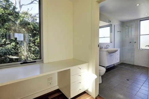 YALLUMBEE - Accommodation Newcastle 3