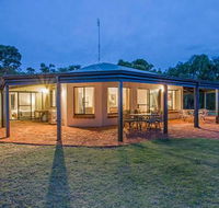 Yallingup Pet Friendly Bush Retreat - Accommodation Newcastle