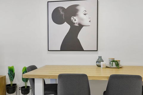 YARRA - YARRA Toorak Rd & Chapel St. Pool, Gym & Parking - Accommodation Newcastle 0