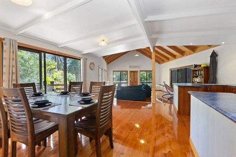 YARRABEE - The Perfect Getaway! - Accommodation Newcastle 0