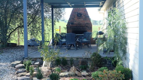 Yea Wood Duck Cottage - Accommodation Newcastle 0