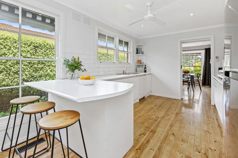 YIN-YANG - MOUNT ELIZA - Accommodation Newcastle 2