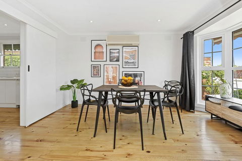 YIN-YANG - MOUNT ELIZA - Accommodation Newcastle 0