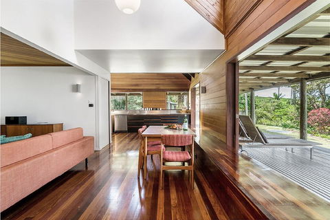 Your Luxury Escape - Cedar View - Accommodation Newcastle 1