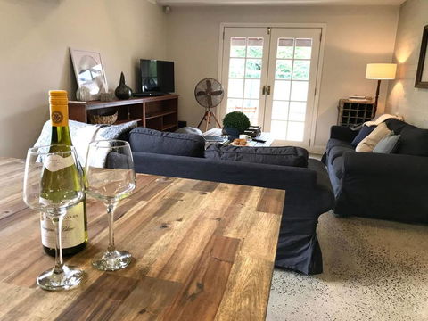 YSG The Edward Townhouse 151 - Walk To Town - Accommodation Newcastle 2
