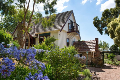 Zelman Cottage - Accommodation Newcastle 1