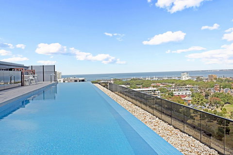 Heart Of St Kilda  Infinity Pool+Parking+WIFI - Accommodation Newcastle 0