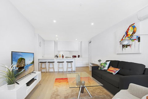 Heart Of St Kilda  Infinity Pool+Parking+WIFI - Accommodation Newcastle 2