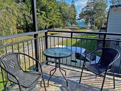 A BEACH AFFAIR - Accommodation Newcastle 0