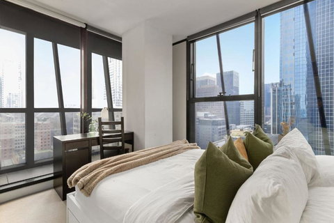 A Chic & Comfy 2BR Apt On Collins With City Views - Accommodation Newcastle 1