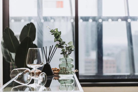 A Chic & Comfy 2BR Apt On Collins With City Views - Accommodation Newcastle 3