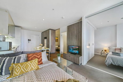 A Comfy & Stylish 2BR Apt Near Southern Cross - Accommodation Newcastle 0
