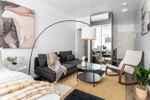 A Cozy Studio Next To Queen Victoria Market - Accommodation Newcastle 0