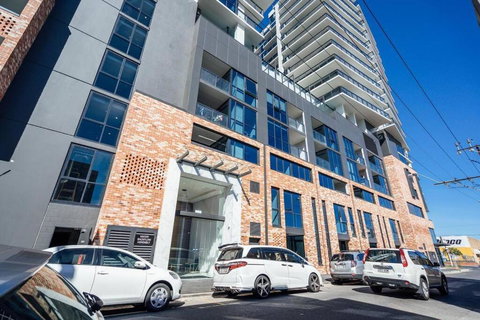 A Cut Above The West 3BR Staycation Pool Gym - Accommodation Newcastle 1