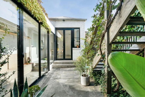 A Designer Terrace House By Edinburgh Gardens - Accommodation Newcastle 3