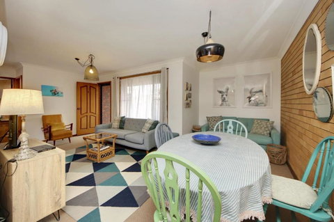 A Little Getaway - 17 Lawson St SWR - Accommodation Newcastle 4