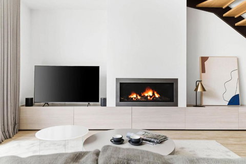 A Lux 3BR Townhouse In South Yarra FREE Parking - Accommodation Newcastle 0