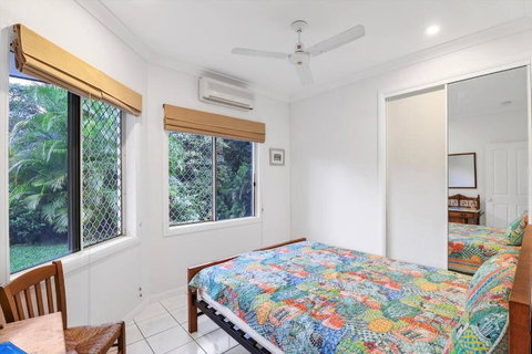 A Piece Of Tropical Paradise-Near Crystal Cascades - Accommodation Newcastle 1