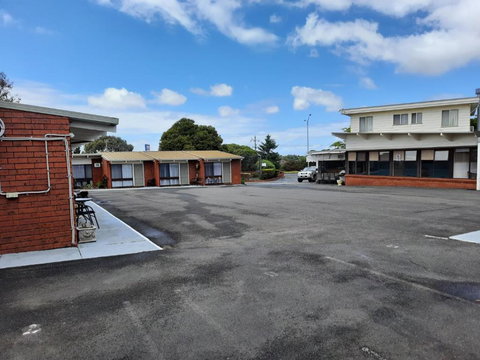 Abbotswood Motor Inn - Accommodation Newcastle 3