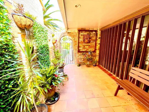 A Holiday Home For Every Season - Accommodation Newcastle 3