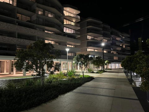 AKS Honeysuckle - Accommodation Newcastle 0