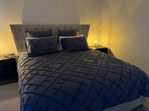 AKS Honeysuckle - Accommodation Newcastle 4