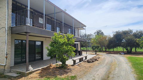 Bahwidgee Lodge - Riverside Retreat - Accommodation Newcastle 0