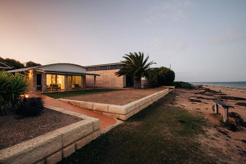 Baird Bay Seaside Villas - Accommodation Newcastle 1