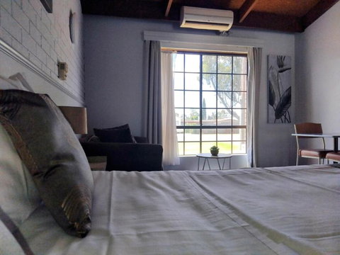 Bakery Park Motor Inn - Accommodation Newcastle 3